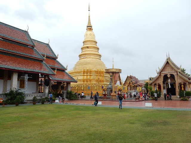 FIN DE AÑO EN EL NORTE DE TAILANDIA - Blogs de Tailandia - Lamphun, la ciudad antigua (2)
