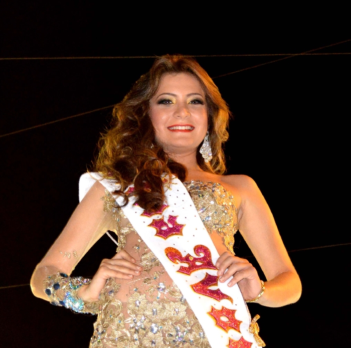 Mishell Coppiano Arguello, Reina de Chone 2014-2015