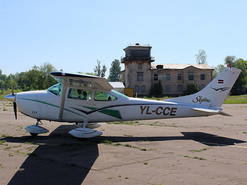 YL-CCE Cessna 182 Riga-Spilve 19-05-18
