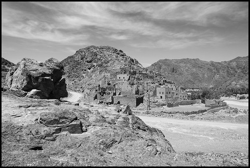 maroc morocco marokko mountains village rammedearth ruins road oasis pentax samyang16mmf20edasumccs landscape monochrome piplkan