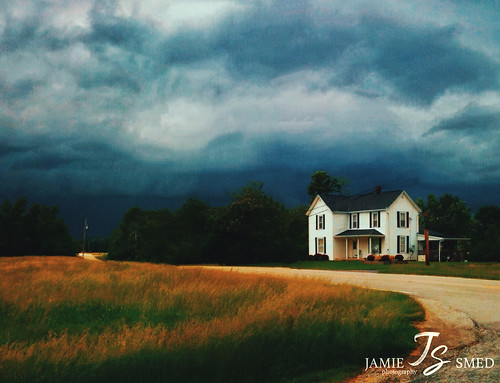 iphoneedit jamiesmed app snapseed vsco may rural spring storm clouds landscape shotoniphone