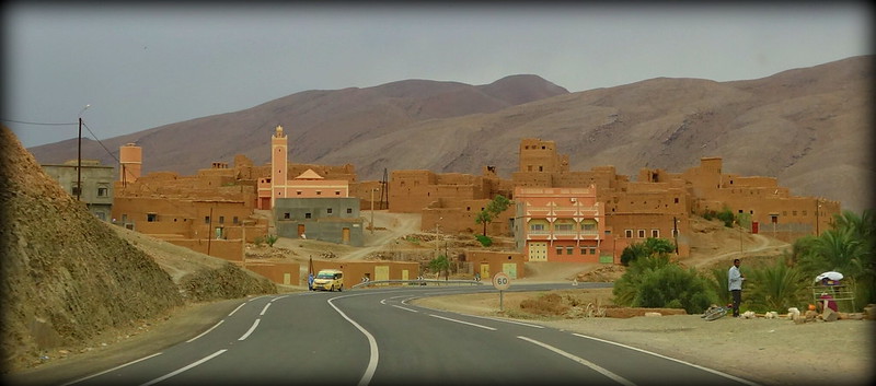 Nasrat - Tagounite por pista -Tzi n'Selmane - Erg El Ihoudi por pista - Bon - Marruecos: Mil kasbahs y mil colores. De Marrakech al desierto. (42)