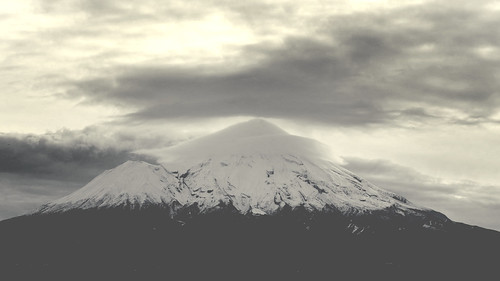 mttaranaki mountain volcano winter snow taranaki stratford opunakeroad
