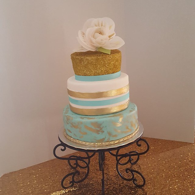 Cake by Sweetly Iris Cakes