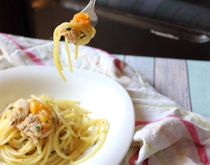 spaghetti al salmone e datterini gialli