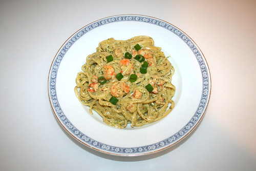 47 - Shrimps pasta with green sauce - Served / Garnelen-Pasta in grüner Sauce - Serviert