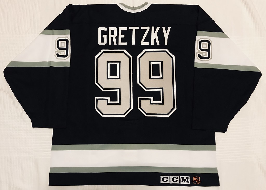 1992-93 Wayne Gretzky Los Angeles Kings Away Jersey Back
