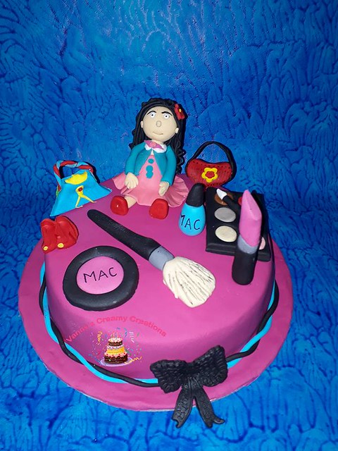 Cake by Vanny's Creamy Creations