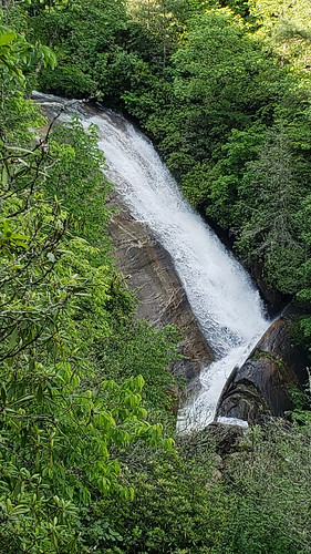 upperbearwallowfalls nationaltrailsday2018 gorgesstatepark waterfall northamerica blueridgeescarpment northcarolina unitedstatesofamerica transylvaniacounty usa nc