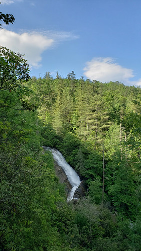 upperbearwallowfalls nationaltrailsday2018 gorgesstatepark waterfall northamerica blueridgeescarpment northcarolina unitedstatesofamerica transylvaniacounty usa nc