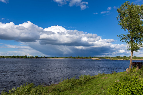 пейзаж landscape река river волга volga dmilokt облако cloud небо sky дождь rain