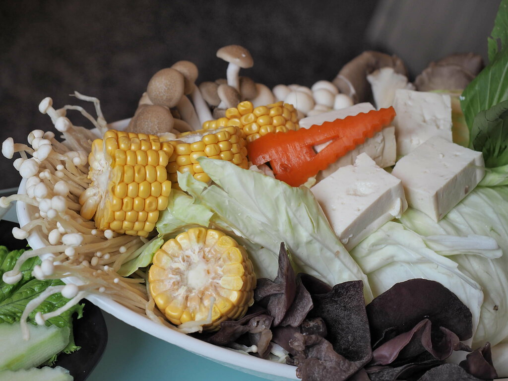 Steamboat Set, got mushroom, corn, tau fu, and other vegetables