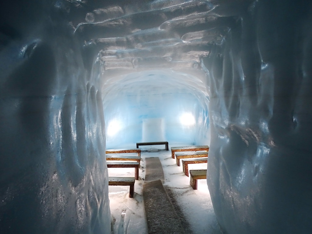 Islandia cueva de hielo artificial en el glaciar Langjökull 10
