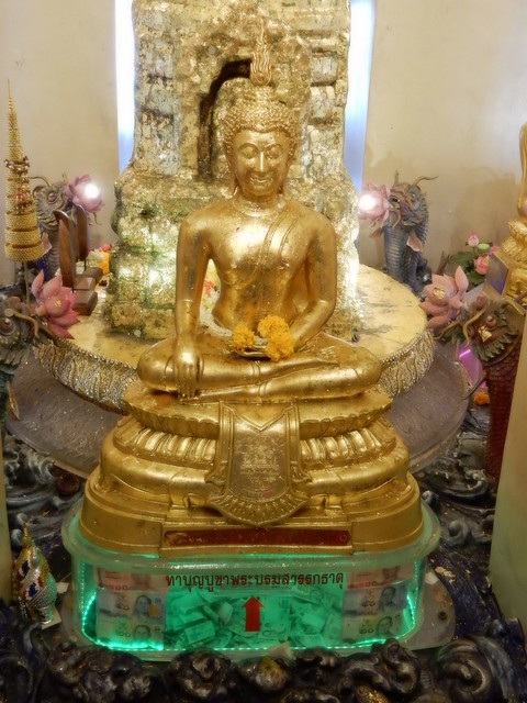 Más Bangkok: Wat Suthat, Golden Mount, Jim Thompson, Santuario Erawan y Patpong - TAILANDIA POR LIBRE: TEMPLOS, ISLAS Y PLAYAS (36)