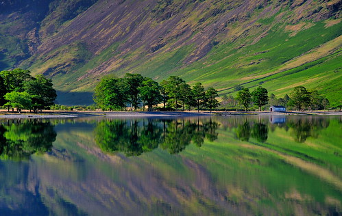 charhut buttermerepines thebuttermerepines buttermere pines borrowdale lake cumbria lakedistrict haystacks boathouse fishing hut lakeland trees tree thelakes lakedistrictnationalpark nationaltrust fell fells verdant emerald green grass mountains landscape imagestwiston district national park countryside mountain first light stupidoclock lit sunshine still water reflection reflections morning mirror summer greens englishlakedistrict lakes thelakedistrict reflected sunrise dawn lonehouse calm serene sentinels sentinel goldenlight northlakes iconic goldenhour unesco worldheritagesite nisi gnd grad polarizer cpl