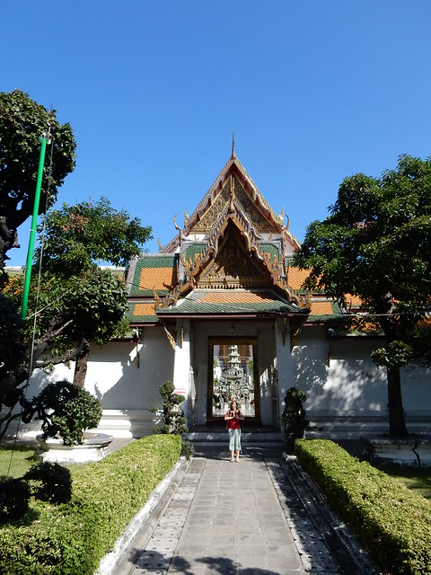 Más Bangkok: Wat Suthat, Golden Mount, Jim Thompson, Santuario Erawan y Patpong - TAILANDIA POR LIBRE: TEMPLOS, ISLAS Y PLAYAS (23)