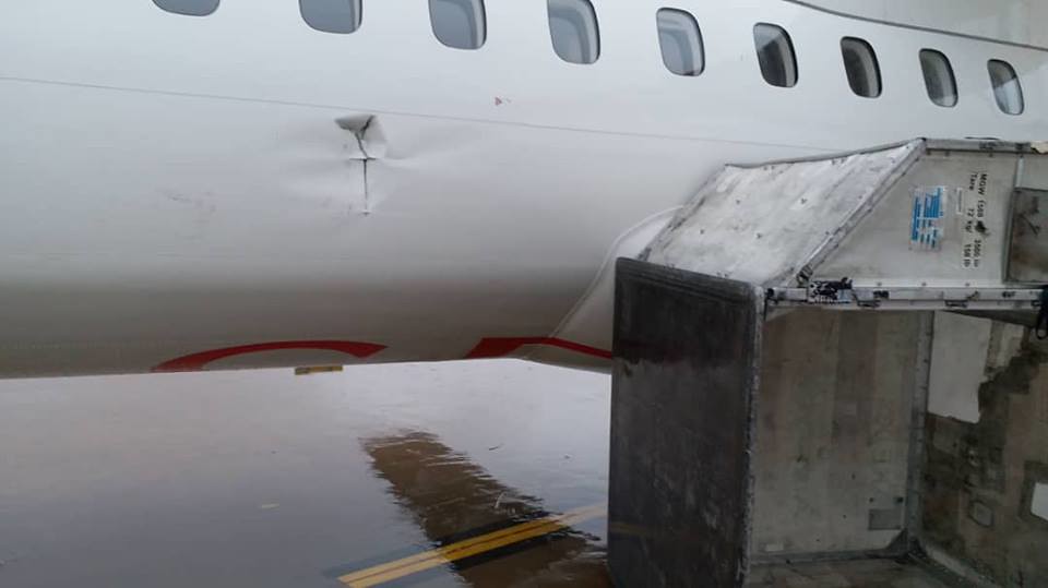 L'Aéroport International Blaise Diagne submergé par les fortes pluies, des avions cloués au sol et même détruits (9)