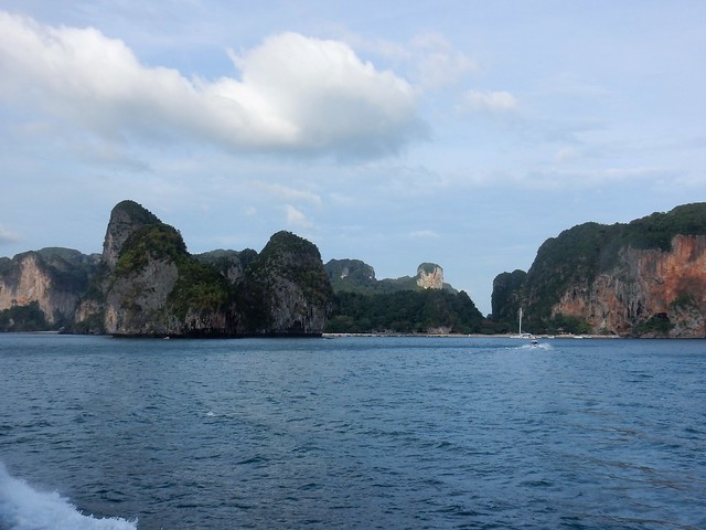 TAILANDIA POR LIBRE: TEMPLOS, ISLAS Y PLAYAS - Blogs de Tailandia - Rumbo a Ao Nang: navegando entre gigantes de roca (16)