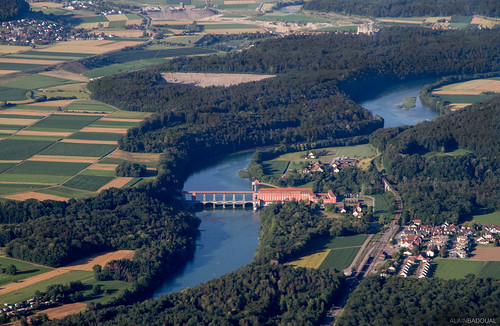 europe zürich avion switzerland plane glattfelden rhein rhin rhine suisse power plant rheinsfelden eglisau weir bridge hochrhein river
