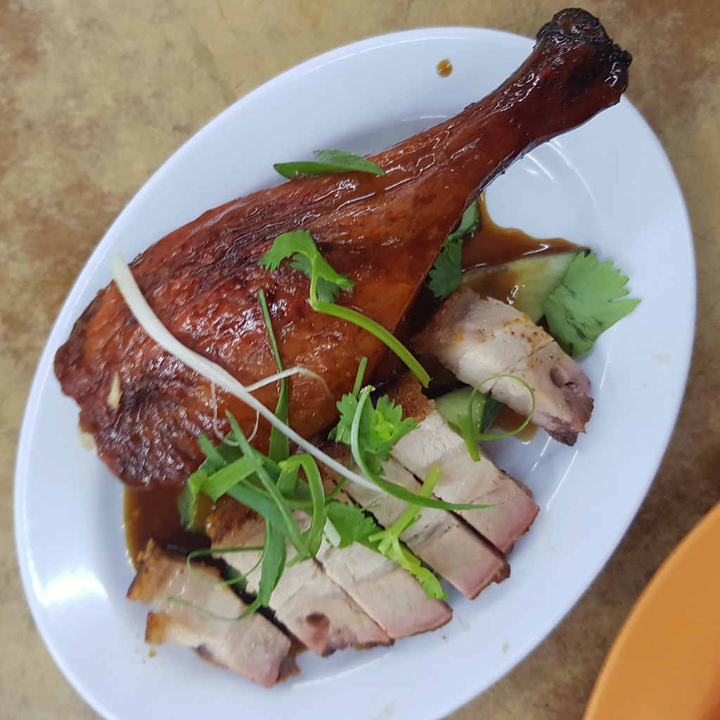 鸭腿加烧肉饭 Duck Leg with Roasted Pork Rice $10.50 @ 新永顺 Restoran Weng Soon Jaya USJ17