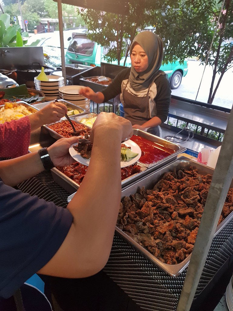 Nasi Lemak @ Restoran Hartini Shah Alam