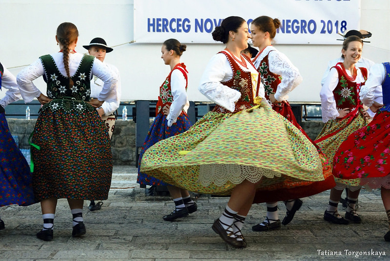 Танец в исполнении членов фольклорной группы  "Zbójnicek"