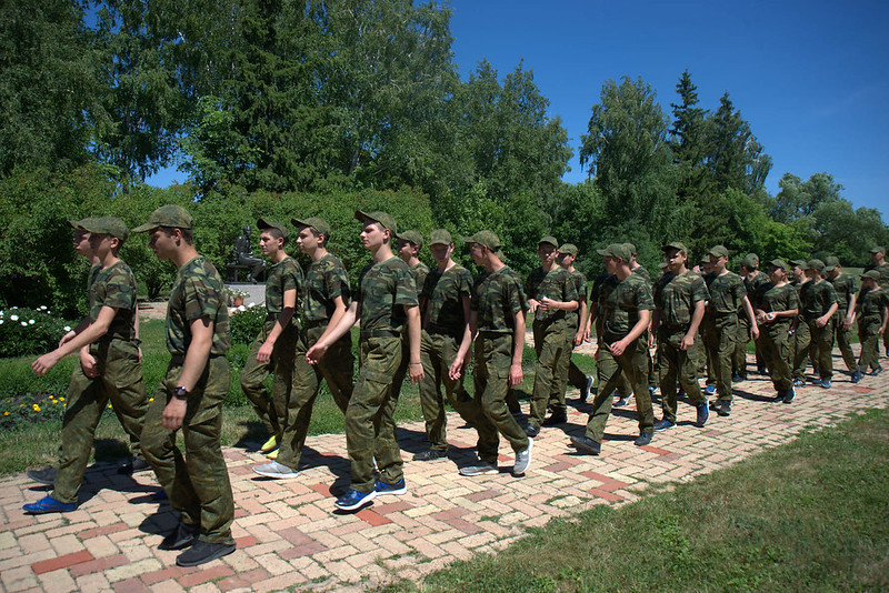 Гвардейцы из юноармейского оборонно-спортивного лагеря «Гвардеец - 2» в «Тарханах»