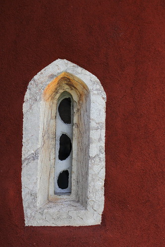 pejë peć kosovo balkans rouge marbre église monastère fenêtre