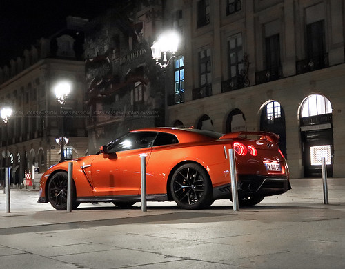 Nissan GTR orange Gentleman Edition Paris