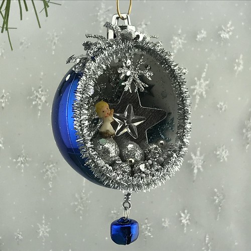 Christmas Diorama Ornament