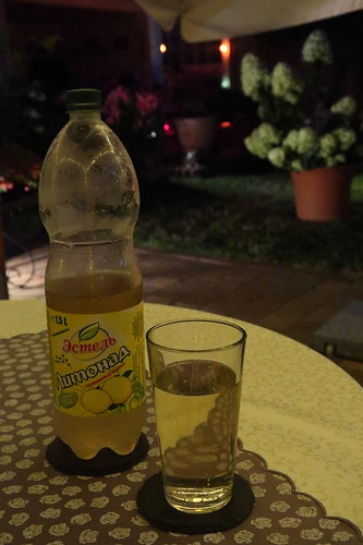 Russische Limonade mit Zitronengeschmack