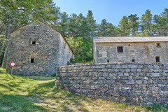 Walk to the abandoned villages near Mende - Photo of Balsièges