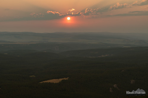 bighornmountains bighornnationalforest wyoming summer august nikond750 smoky tamron2470mmf28 blackmountain top summit evening clouds sunset colorful color orange sun scenic view