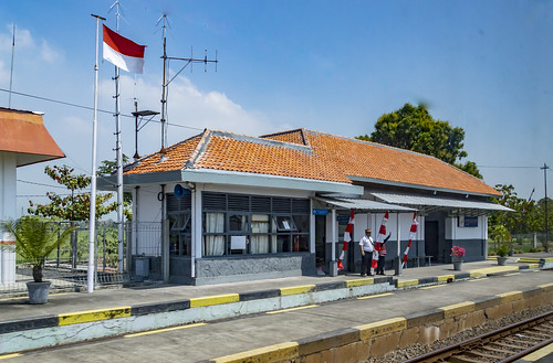 stasiun keretaapi railway indonesia bangoduwa heritage dutch building architecture brebes