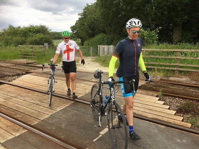 7 Yorkshire Wolds Cycle Route railway crossing 640