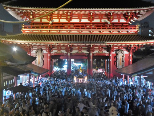 jp4-tokyo-5 asakusa-festival-temple (3)