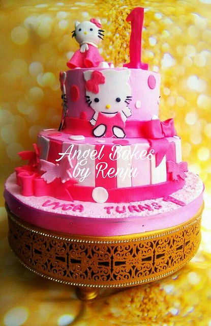 Hello Kitty Cake by Renju Denson of Angel Bakes