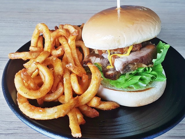 Sio Bak Burger With Twister Fries