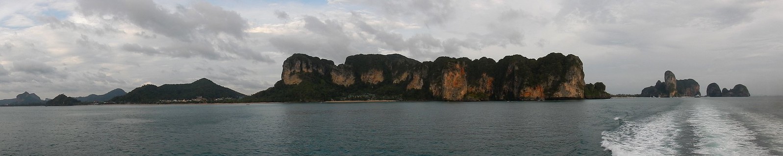 Rumbo a Ao Nang: navegando entre gigantes de roca - TAILANDIA POR LIBRE: TEMPLOS, ISLAS Y PLAYAS (24)