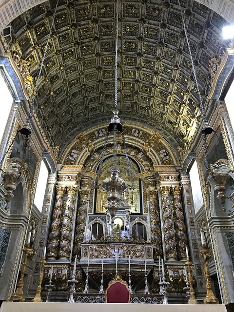 Shrine of Our Lady of Nazare, altar