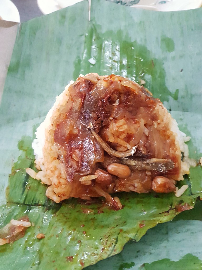 面包蛋"参" Breakfast Cham set $5.90 & 马来椰酱饭 Nasi Lemak $1.60 @ 余记 Yu Ji Noodle House.at Subang High Tech Shah Alam