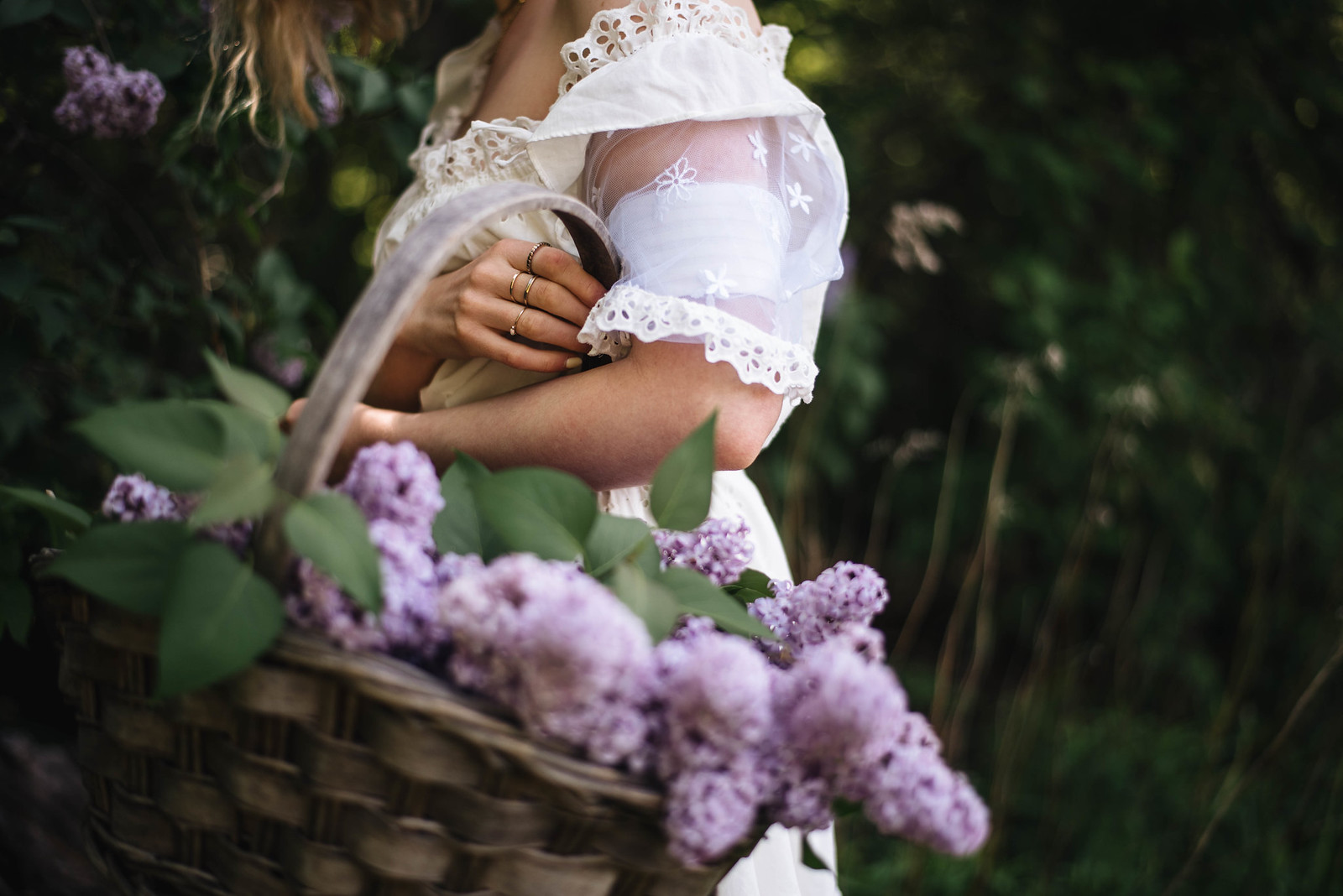 Lilacs and White Dresses on juliettelaura.blogspot.com