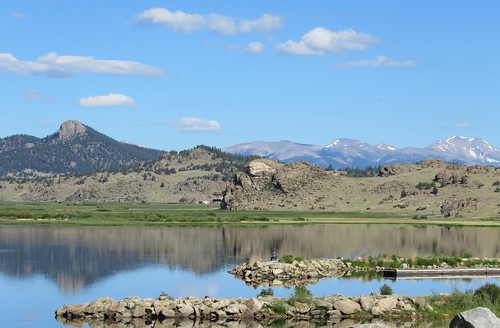 tarryall tarryallcreek pikenationalforest parkcountycolorado colorado road77 parkcounty southpark mountains mountain reservoir lake reflection water clouds statewildlifearea swa coloradoparkswildlife rural countryside summer