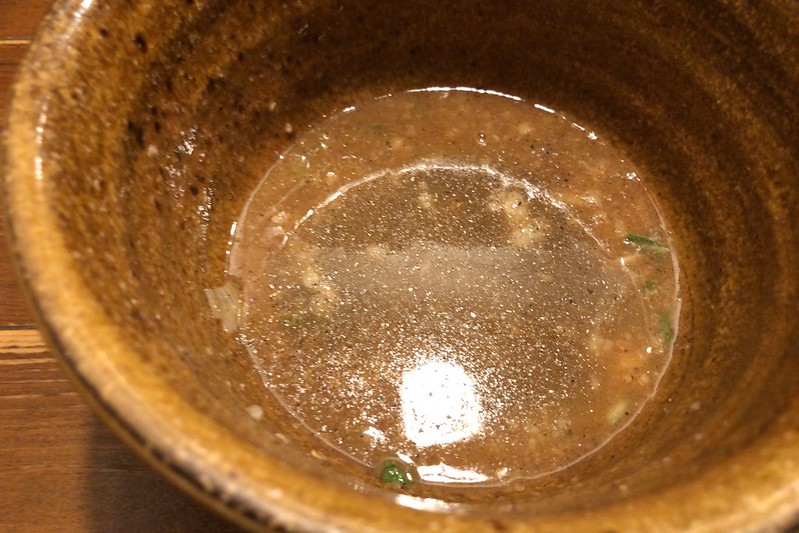 池袋北口えん寺ベジポタ味玉入りつけ麺のスープにスープ割と煮干し粉