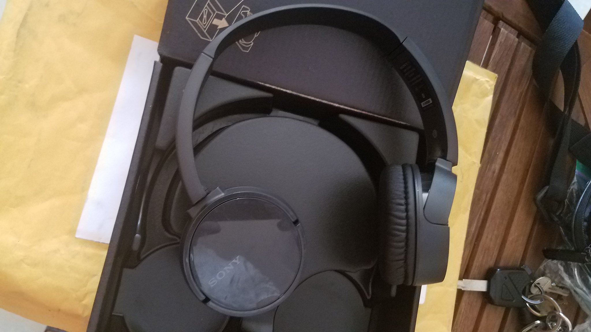 Tai nghe Bluetooth Sony MDR-ZX220BT Like New - 1