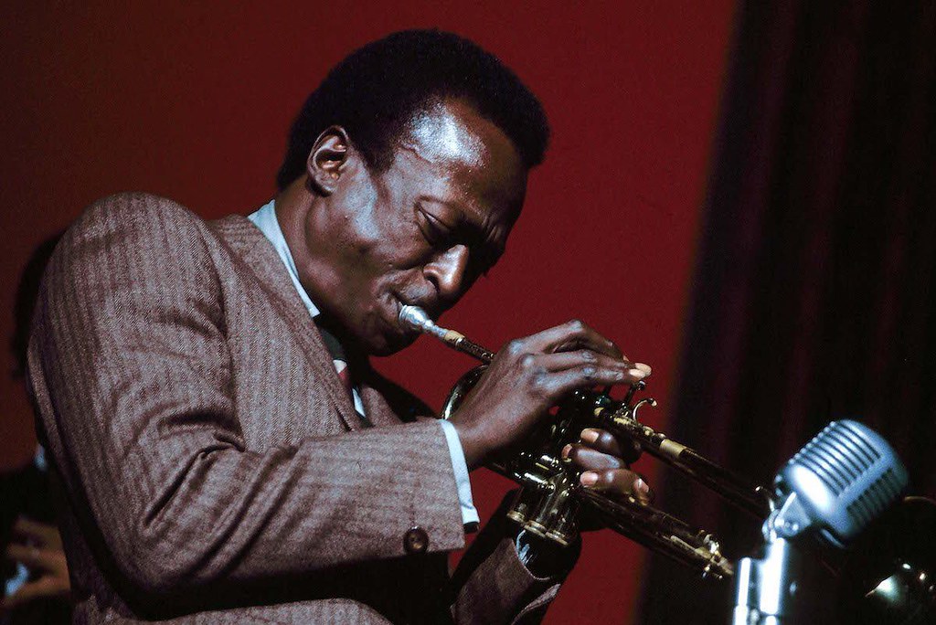 Miles Davis Performs - Resources for Instrumentalists and Singers