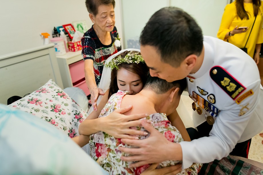 Singapore Real Weddings, unscripted and raw emotions.