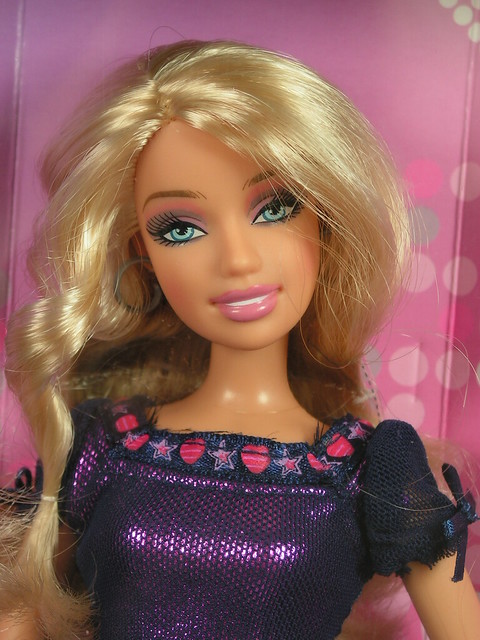 2006 Barbie Fashions Designed By Sugababes L4495 (2)