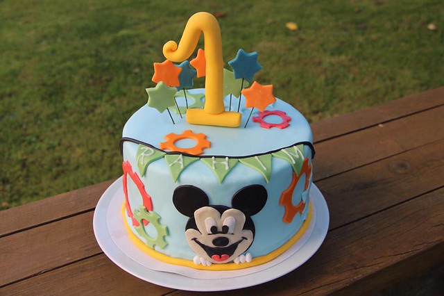 Mickey Mouse Cake by Flamingo Cakery