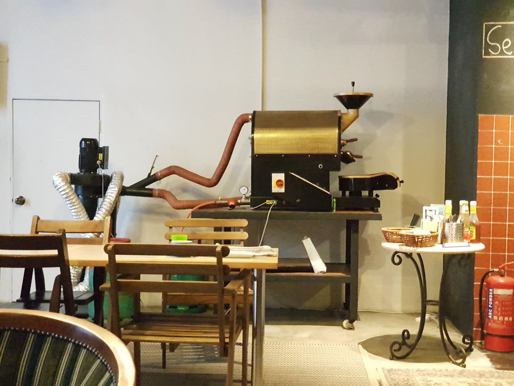 咖啡制作机器 Coffee Mqking machine @ Sprezzatura Cafe at Phileo Damansara 1